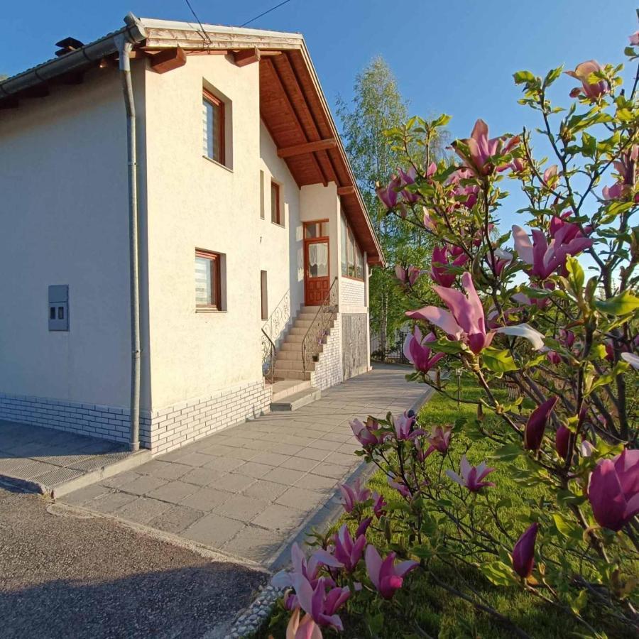 Holiday Home Green ซาราเยโว ภายนอก รูปภาพ